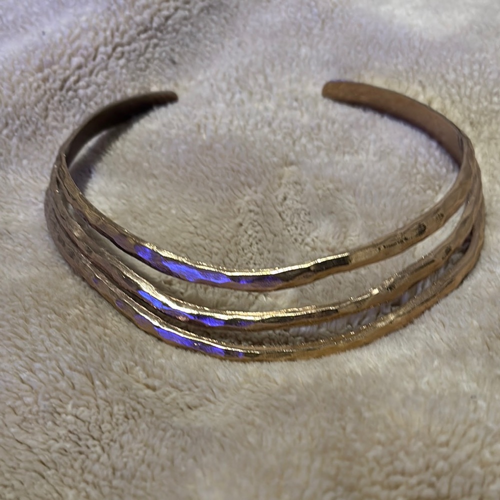 Vintage 70s Hammered Gold-Toned Necklace